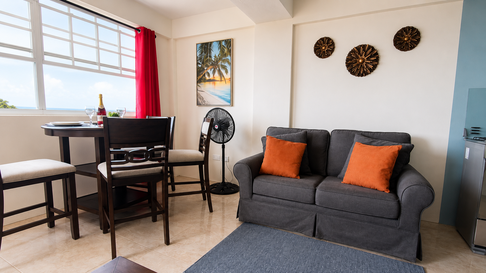 Bright living area and dining corner inside the apartment